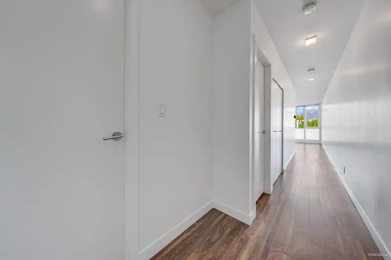 210 2511 QUEBEC STREET - photo 2 of 17