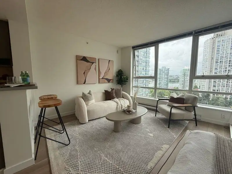 1801 928 BEATTY STREET - photo 4 of 15