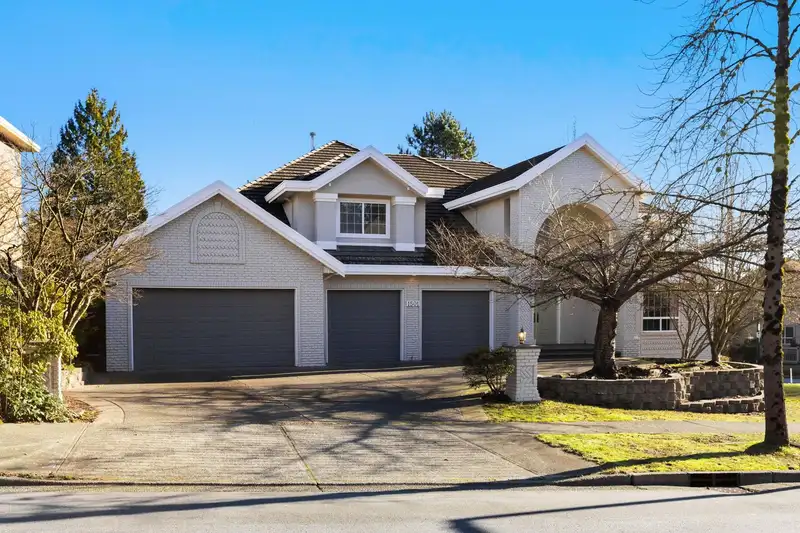 1501 PARKWAY BOULEVARD - photo 1 of 40