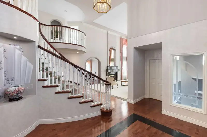 1501 PARKWAY BOULEVARD - photo 3 of 40