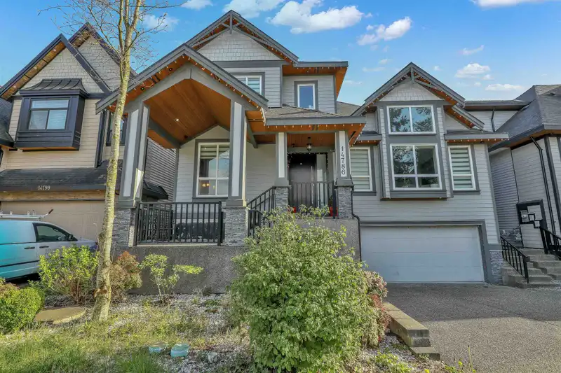 14786 76 AVENUE - photo 3 of 40