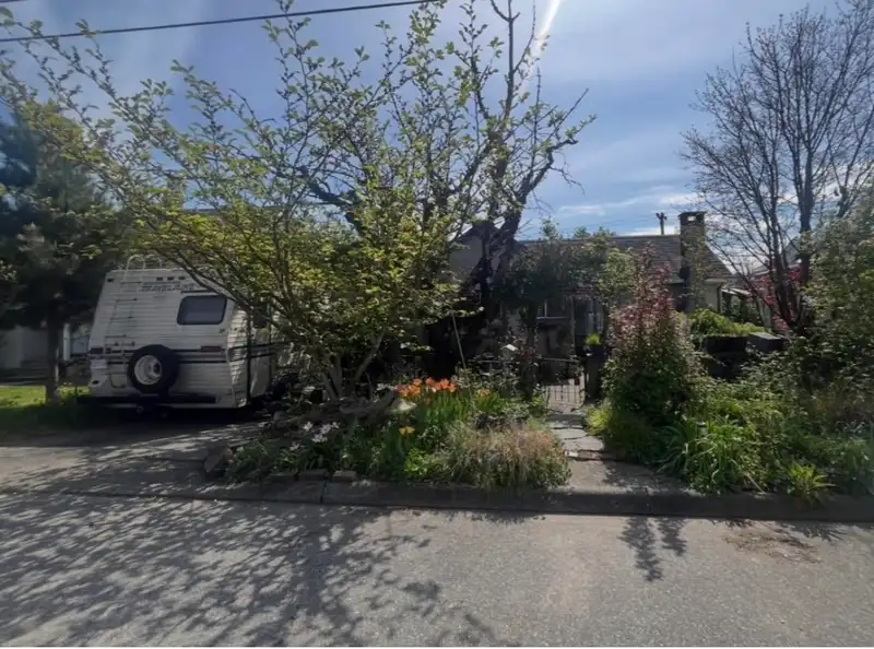 2204 HAMILTON STREET - photo 1 of 1