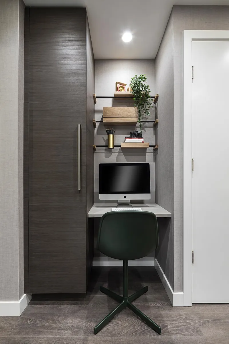 4705 2108 GILMORE AVENUE - photo 2 of 21