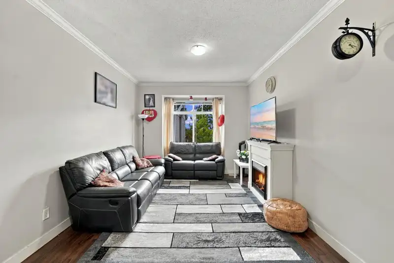 36 19551 66 AVENUE - photo 3 of 27
