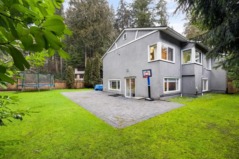 4233 CAPILANO ROAD - photo 4 of 35