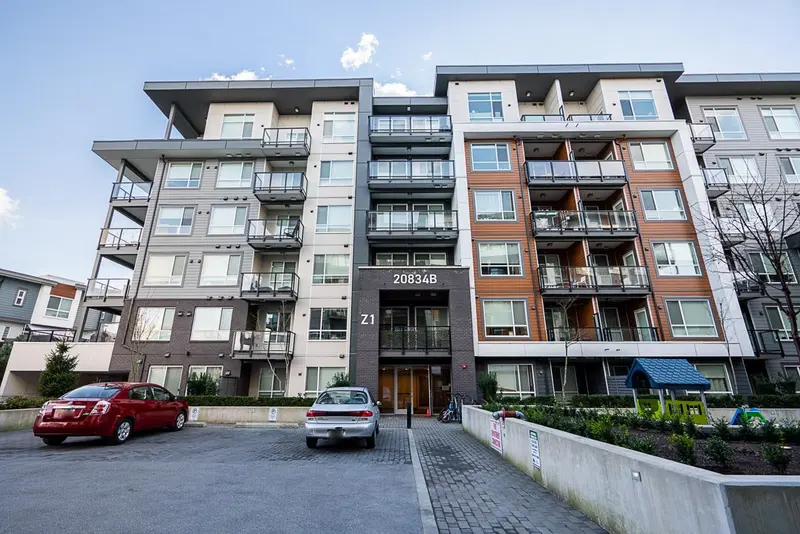 B204 20834 80TH AVENUE - photo 2 of 25