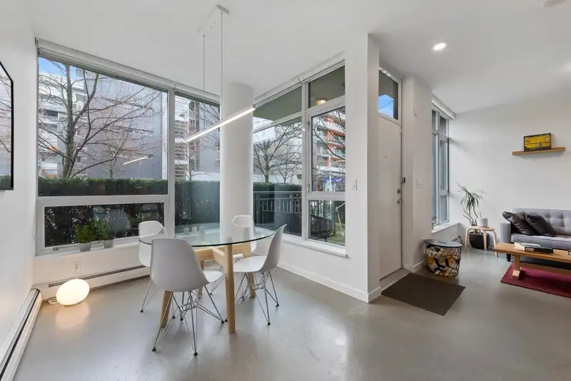 128 W 1ST AVENUE - photo 2 of 31