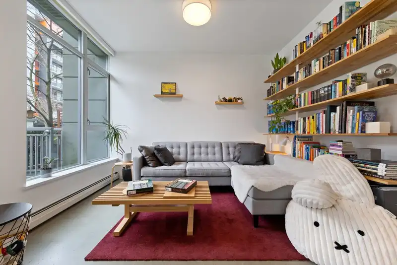 128 W 1ST AVENUE - photo 4 of 31