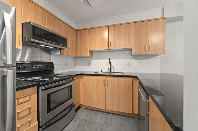 310 3260 ST JOHNS STREET - photo 3 of 20