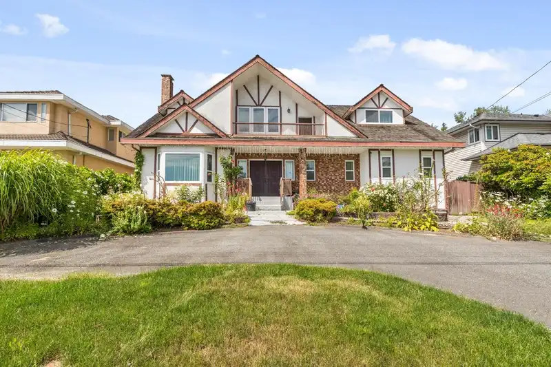 959 DANSEY AVENUE - photo 1 of 40