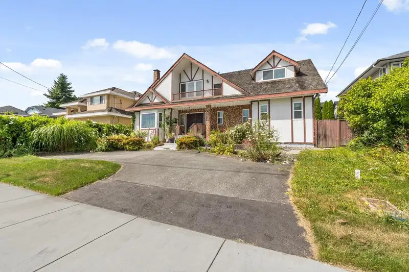 959 DANSEY AVENUE - photo 2 of 40