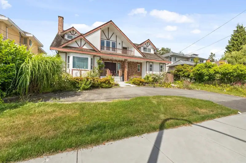 959 DANSEY AVENUE - photo 3 of 40