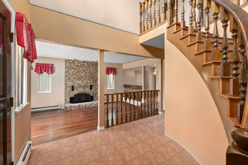 959 DANSEY AVENUE - photo 4 of 40