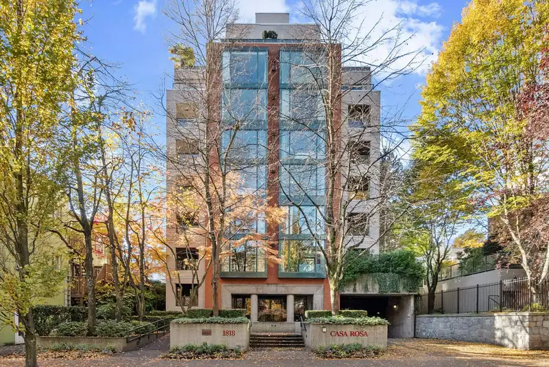 402 1818 ROBSON STREET - photo 2 of 24