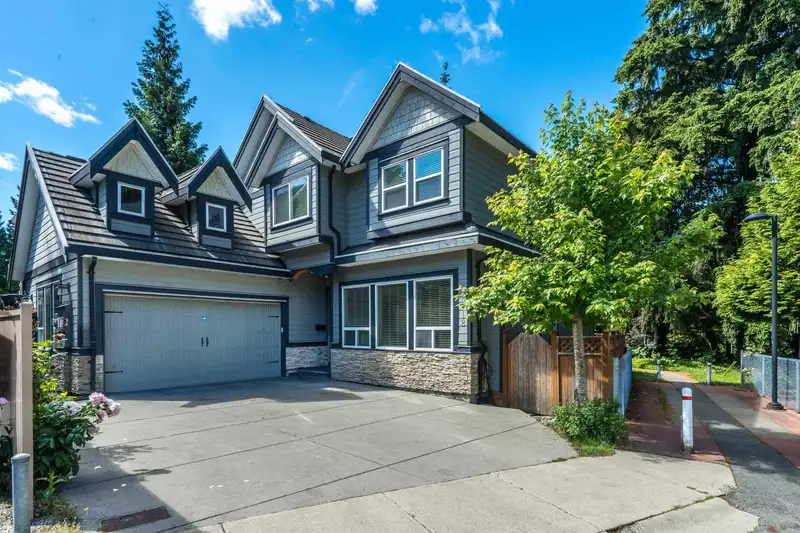 14712 34A AVENUE - photo 1 of 31