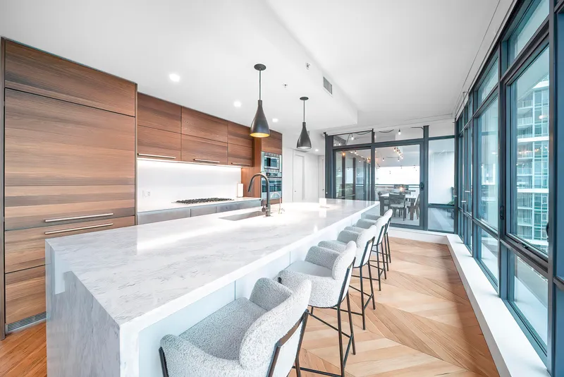 2802 2378 ALPHA AVENUE - photo 4 of 25