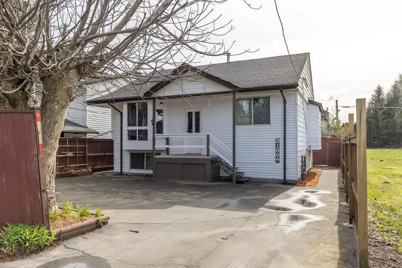 21504 DEWDNEY TRUNK ROAD - photo 1 of 36