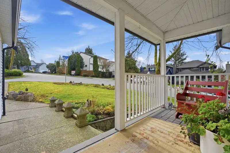3300 MANNING CRESCENT - photo 3 of 39