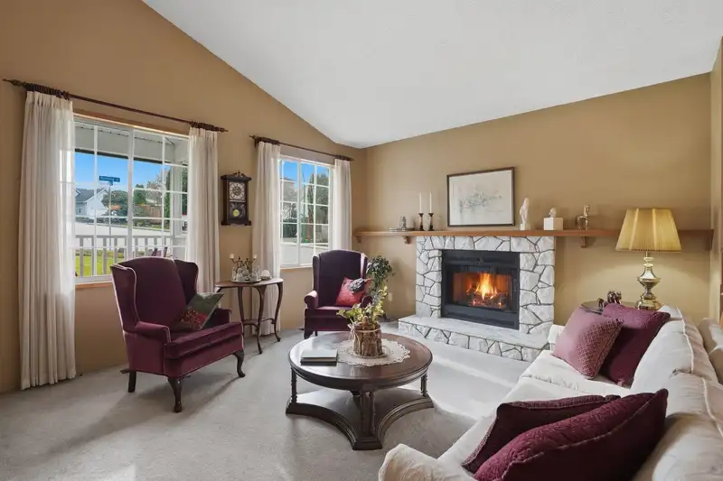 3300 MANNING CRESCENT - photo 4 of 39