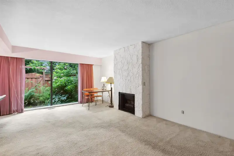 9022 LYRA PLACE - photo 3 of 32