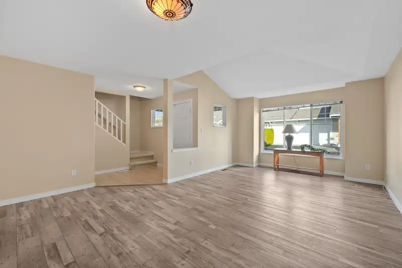 62 6885 184 STREET - photo 3 of 29