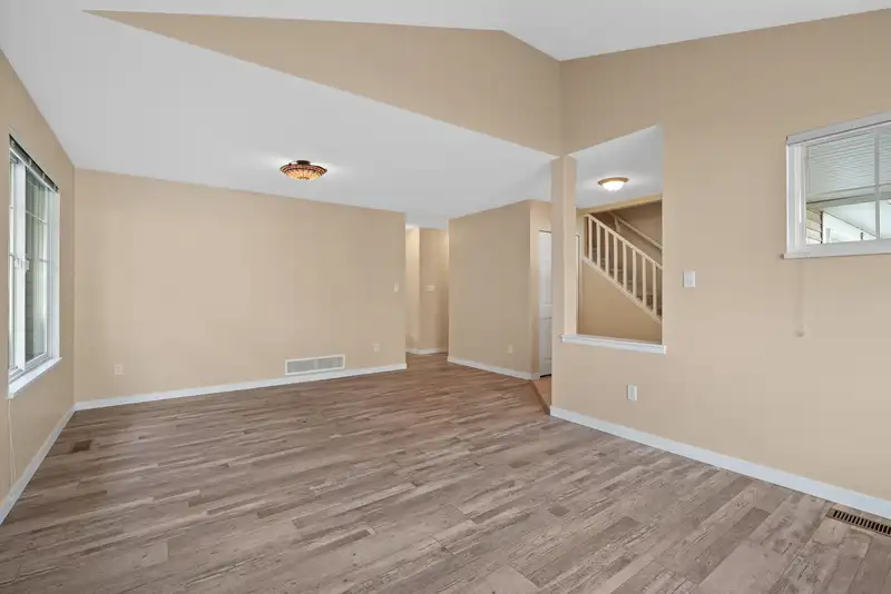 62 6885 184 STREET - photo 4 of 29