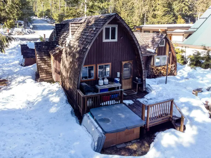 8160 ALPINE WAY - photo 2 of 24