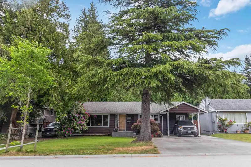 8554 109B STREET - photo 1 of 36