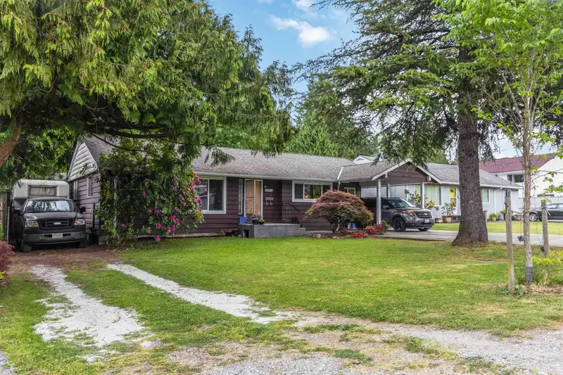 8554 109B STREET - photo 2 of 36