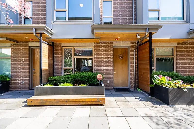 5518 OAK STREET - photo 3 of 25