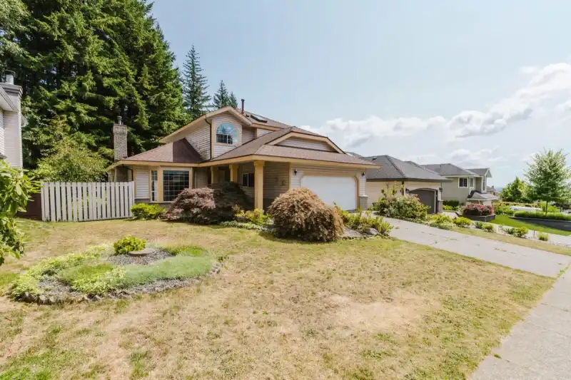 1565 BRAMBLE LANE - photo 1 of 39
