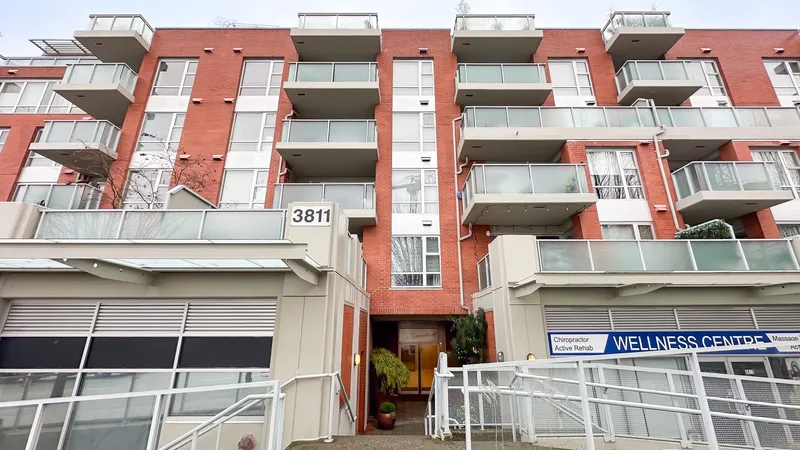 403 3811 HASTINGS STREET - photo 1 of 18
