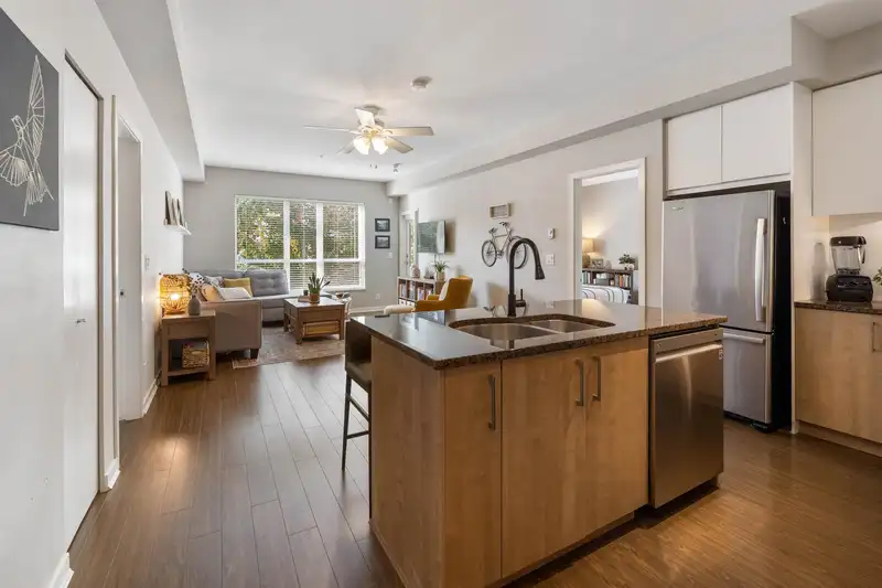 303 6450 194 STREET - photo 2 of 40