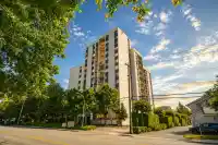 604 7100 GILBERT ROAD - thumbnail 1