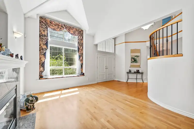 16 WILKES CREEK DRIVE - photo 4 of 40
