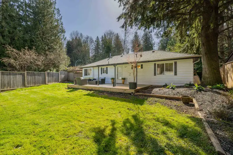 34895 LABURNUM AVENUE - photo 1 of 34