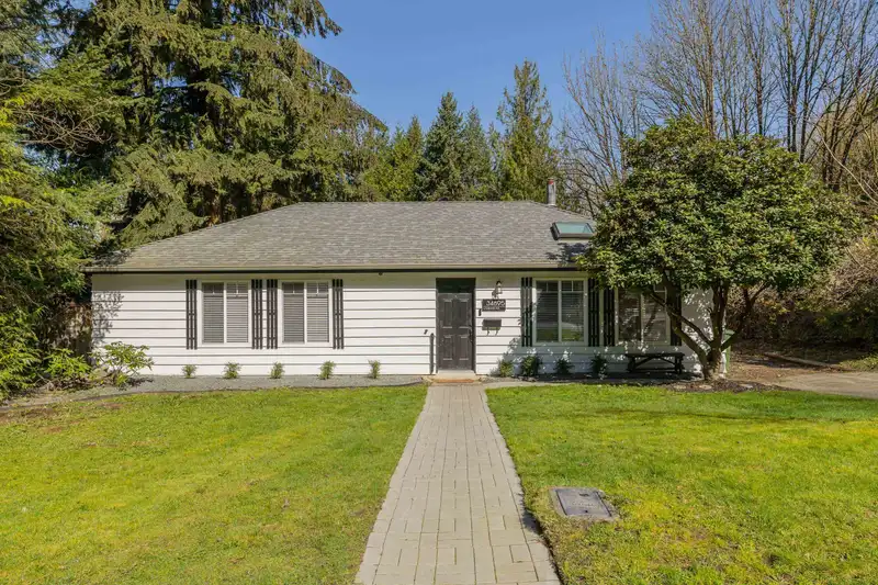 34895 LABURNUM AVENUE - photo 2 of 34