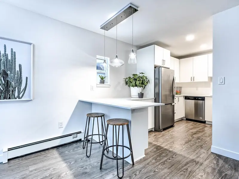 303 4625 GRANGE STREET - photo 3 of 10