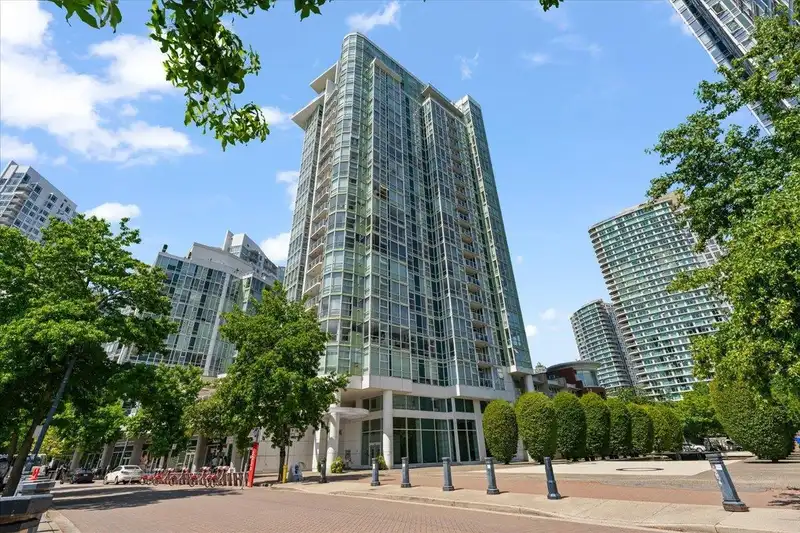 1903 1077 MARINASIDE CRESCENT - photo 1 of 34
