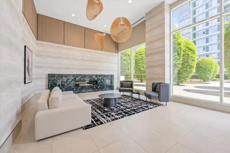 1903 1077 MARINASIDE CRESCENT - photo 2 of 34