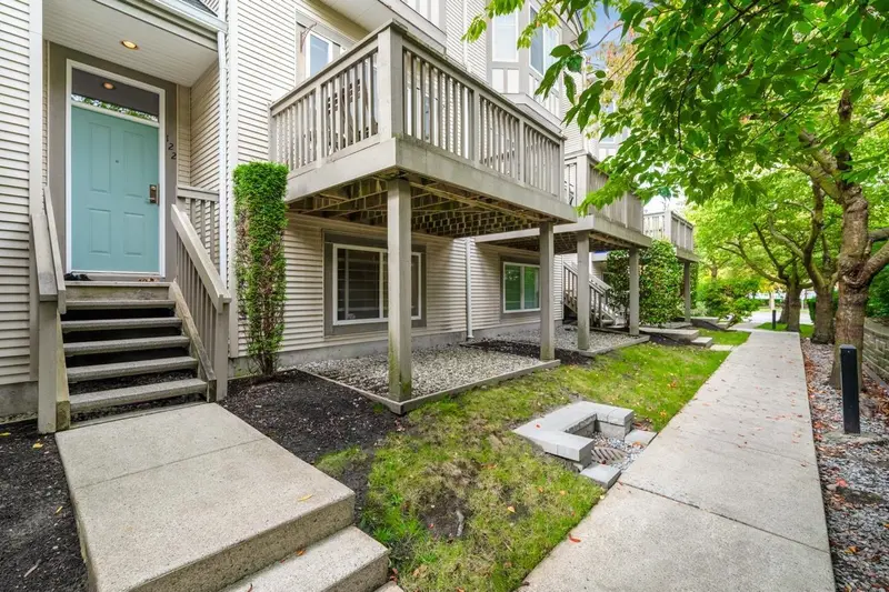 122 3880 WESTMINSTER HIGHWAY - photo 2 of 25