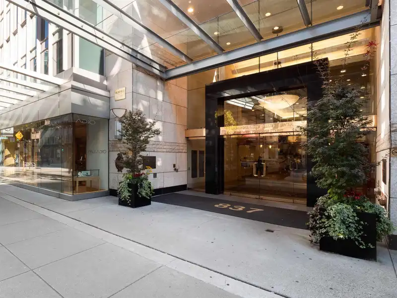 2103 837 W HASTINGS STREET - photo 2 of 40