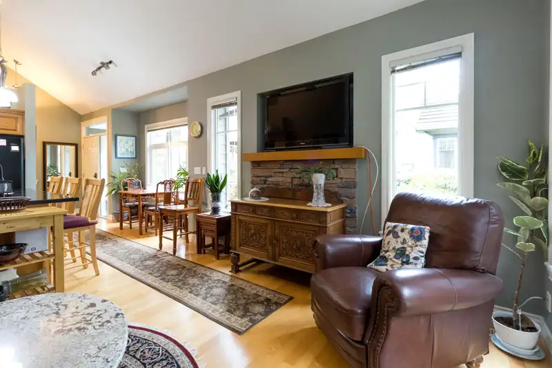 25 5688 152 STREET - photo 2 of 32