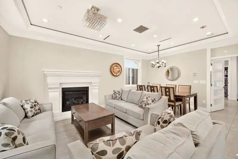 5886 SHERBROOKE STREET - photo 2 of 35