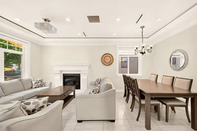 5886 SHERBROOKE STREET - photo 3 of 35