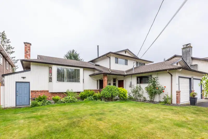 13474 67 AVENUE - photo 2 of 25