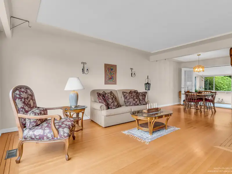 663 FAIRVIEW STREET - photo 2 of 16