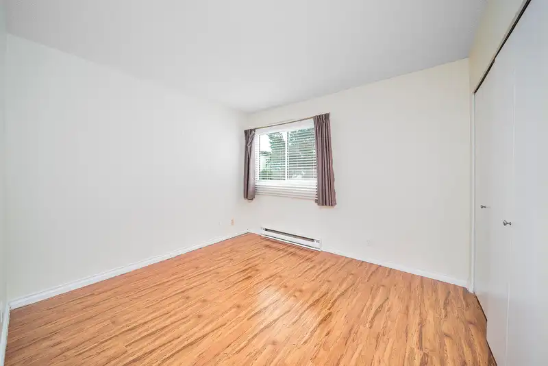 212 8651 WESTMINSTER HIGHWAY - photo 3 of 18