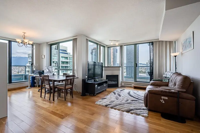 2504 4398 BUCHANAN STREET - photo 4 of 25