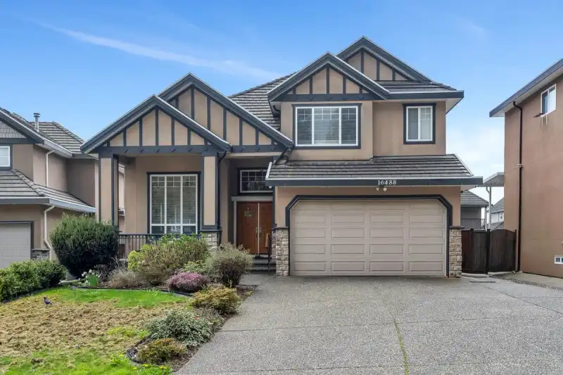 16488 104A AVENUE - photo 1 of 40